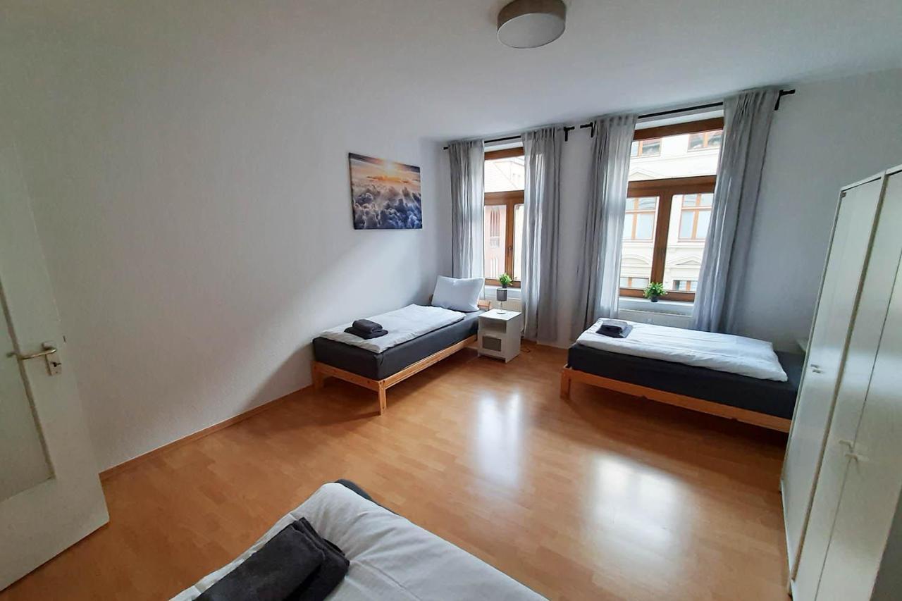 Cozy 2 Room Apartment In Magdeburg Exterior photo